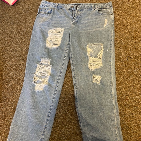 Jean - Picture 2 of 3